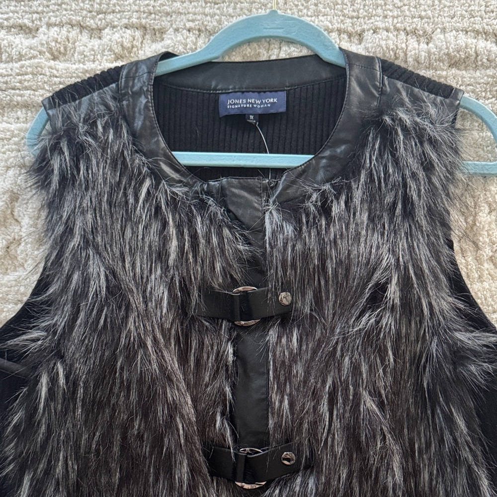 Jones New York Black and Gray Fur Vest 1X NEW